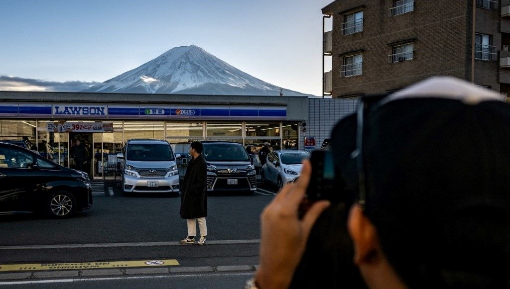 Fuji Dağı’nda “yabancı turist” önlemi