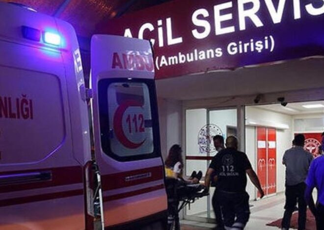 Mersin’de otomobil bariyerlere çarptı: 4 kişi yaralandı